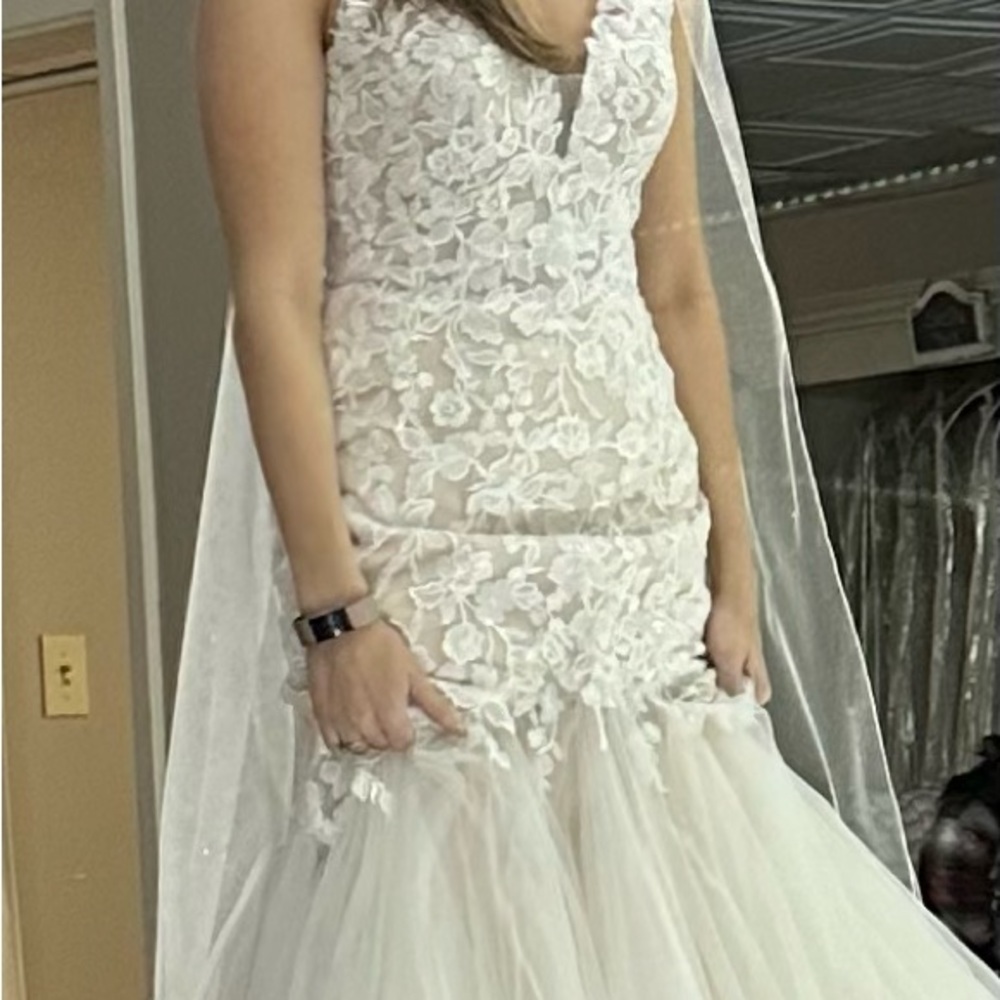 Stella York Wedding Gown - Picture 2 of 8